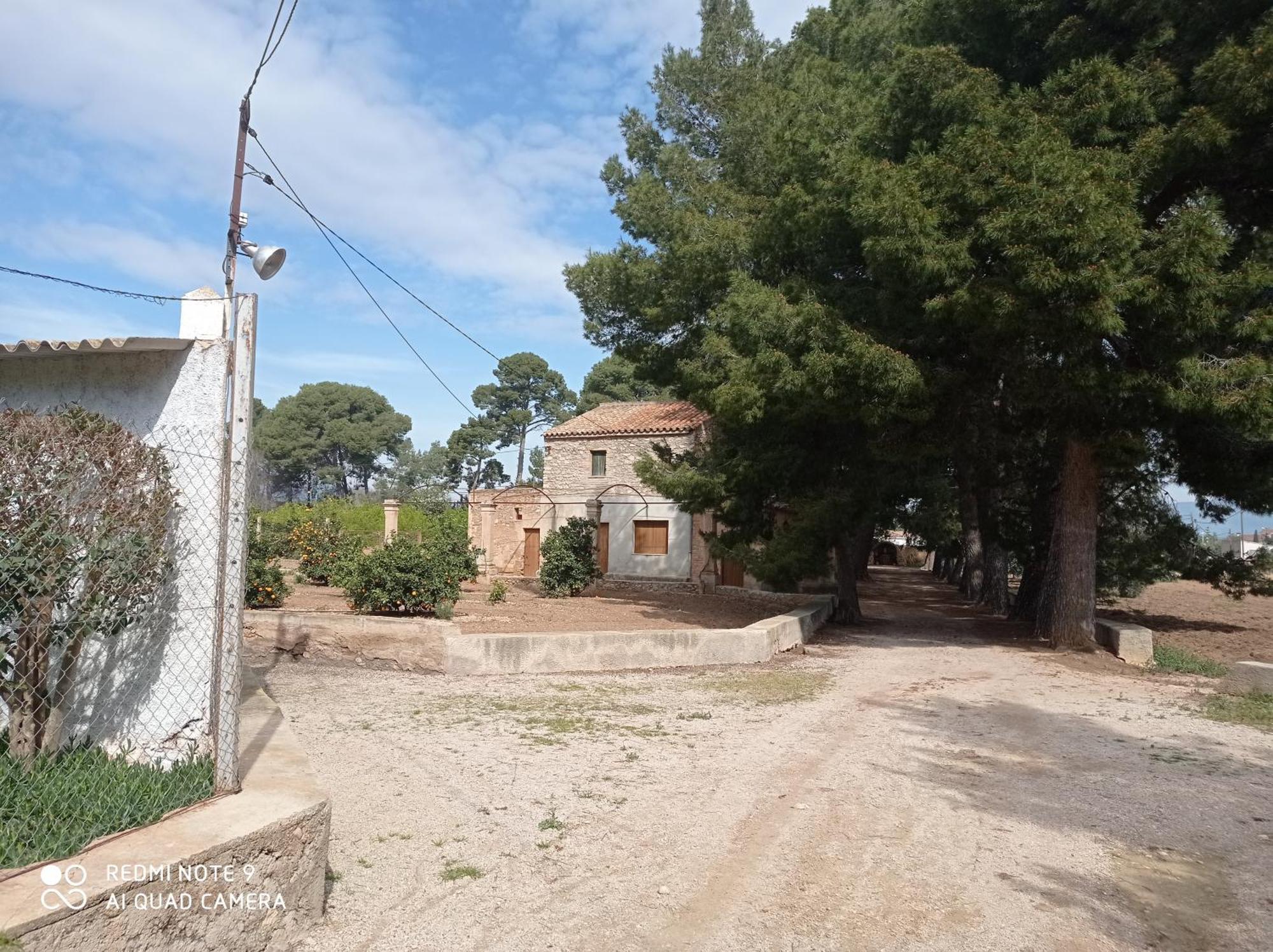 Enric D'osso Hostel *