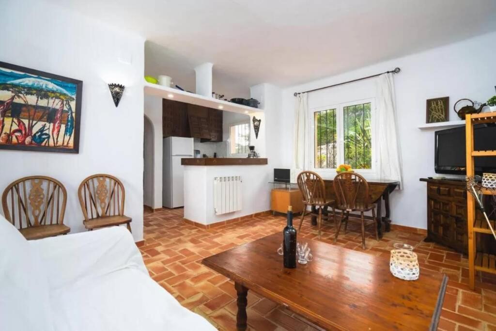 Holiday home 4 Persoons Met Gemeenschappelijk Zwembad *