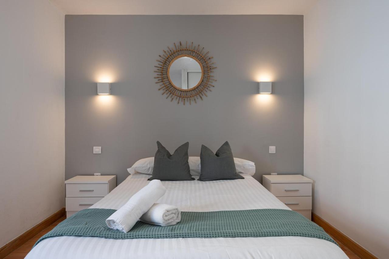 Homeforguest With Pool And Terrace 1 Min From The Apartamento
