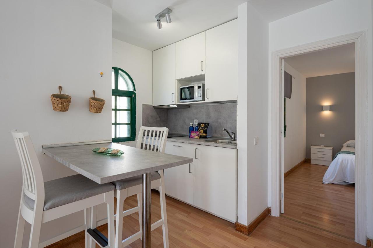 Homeforguest With Pool And Terrace 1 Min From The Apartamento *