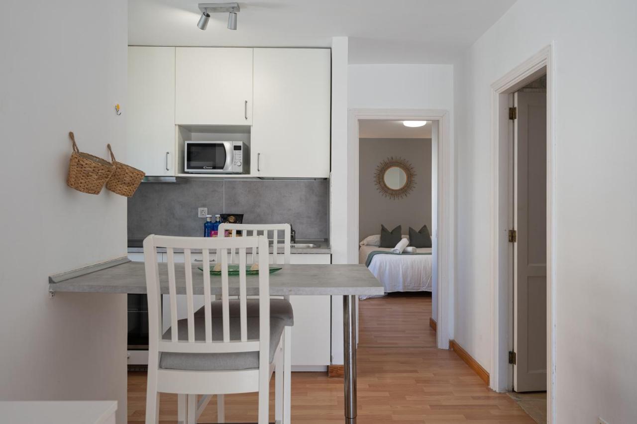 Apartamento Homeforguest With Pool And Terrace 1 Min From The