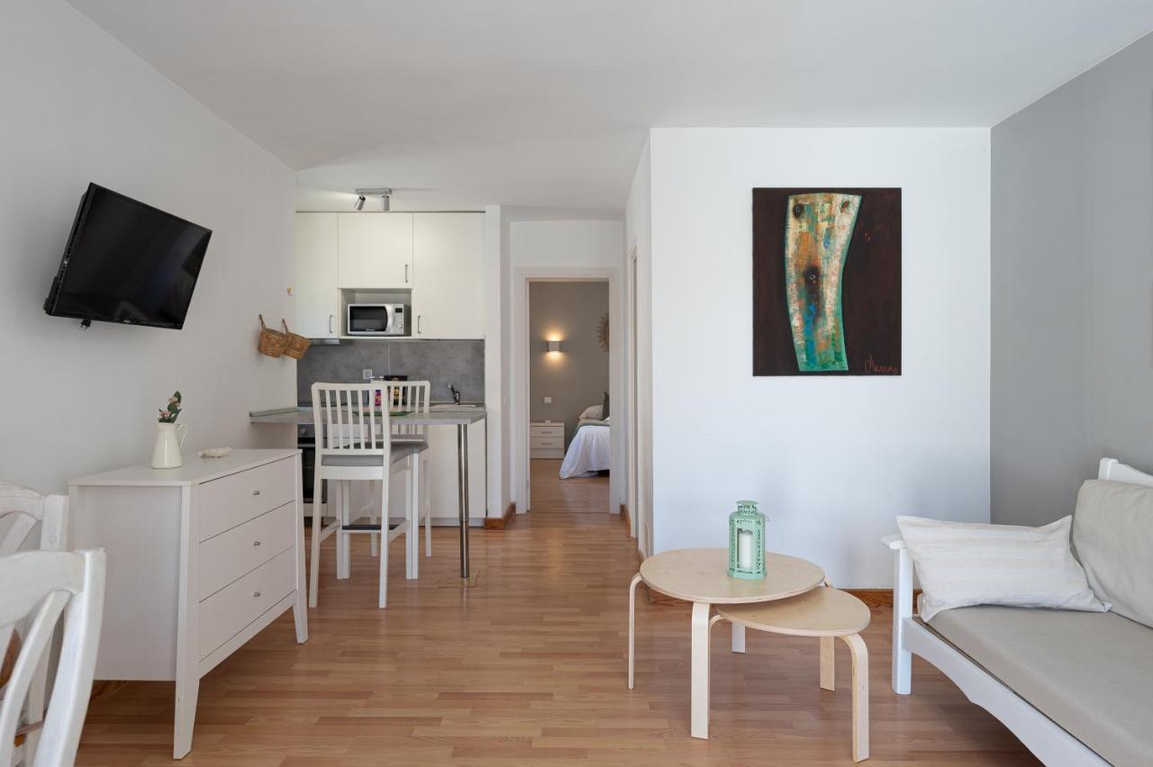 Apartamento Homeforguest With Pool And Terrace 1 Min From The