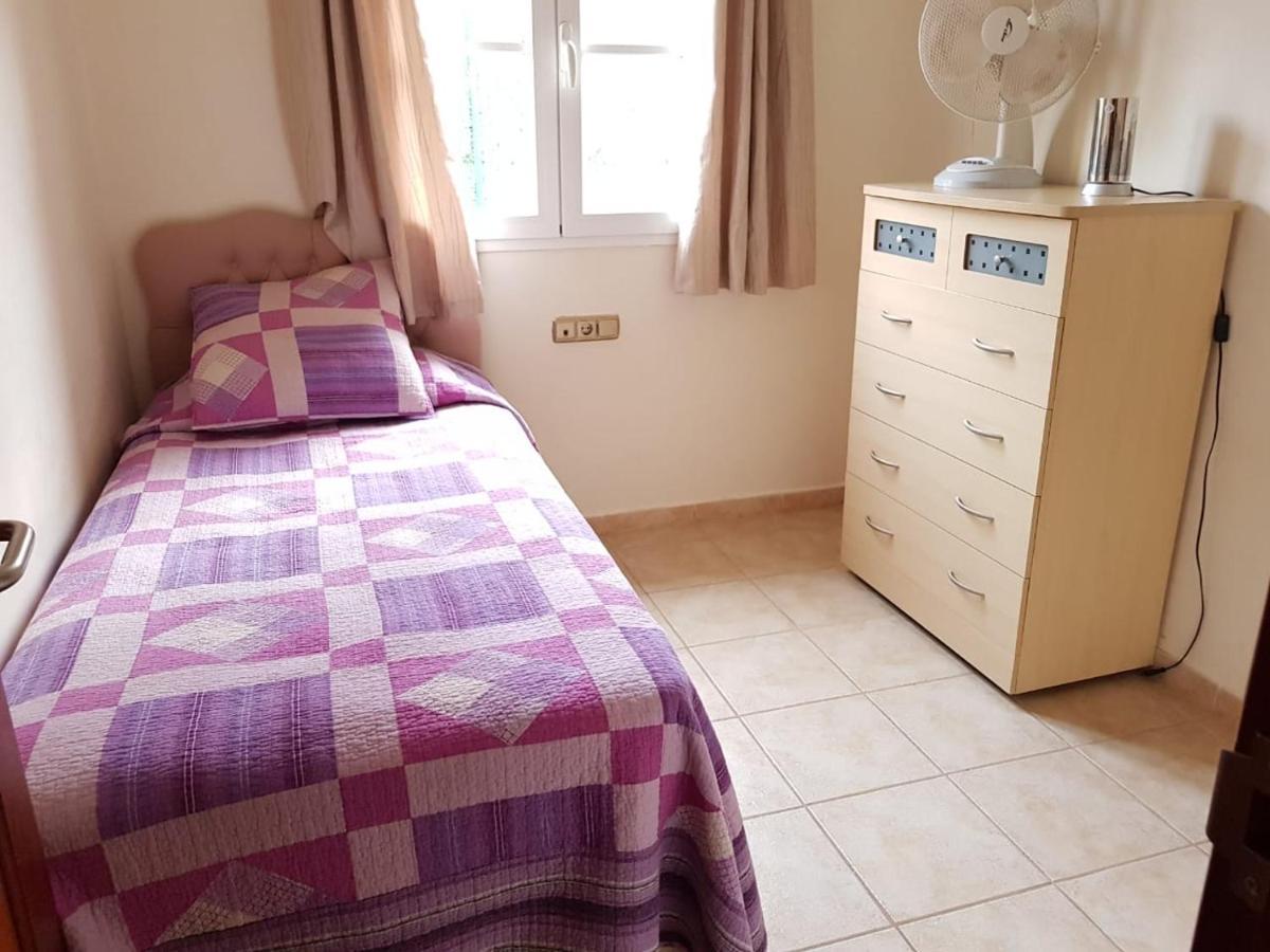 Dwarika, Away From - Private Heated Pool Villa Caleta de Fuste