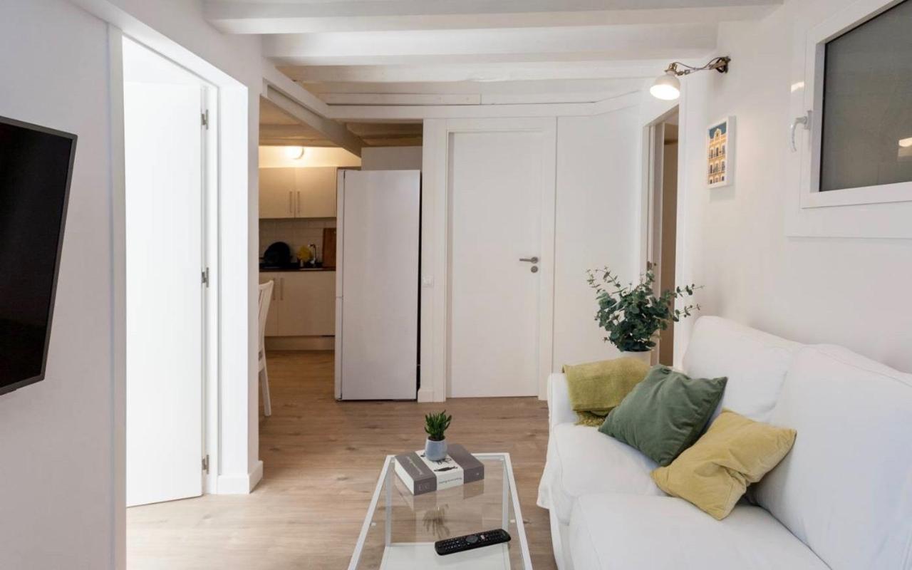 Modern Ramblas Apartment