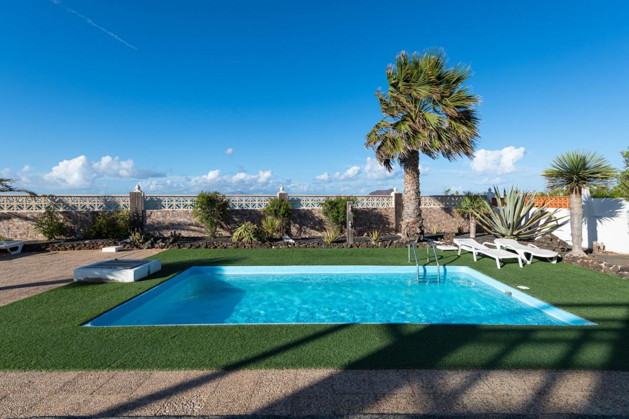 Apartamento Homeforguest With Pool And Terrace 1 Min From The *