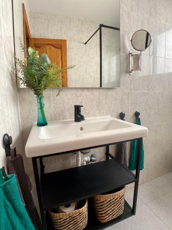 Old Town: 2 Blocks/2 Min Walk To The Apartment Blanes