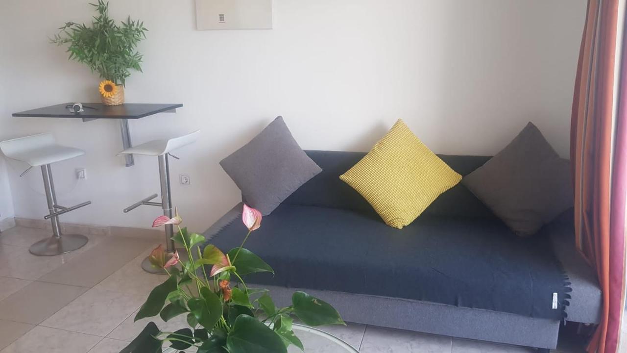 Juncos I Apartment