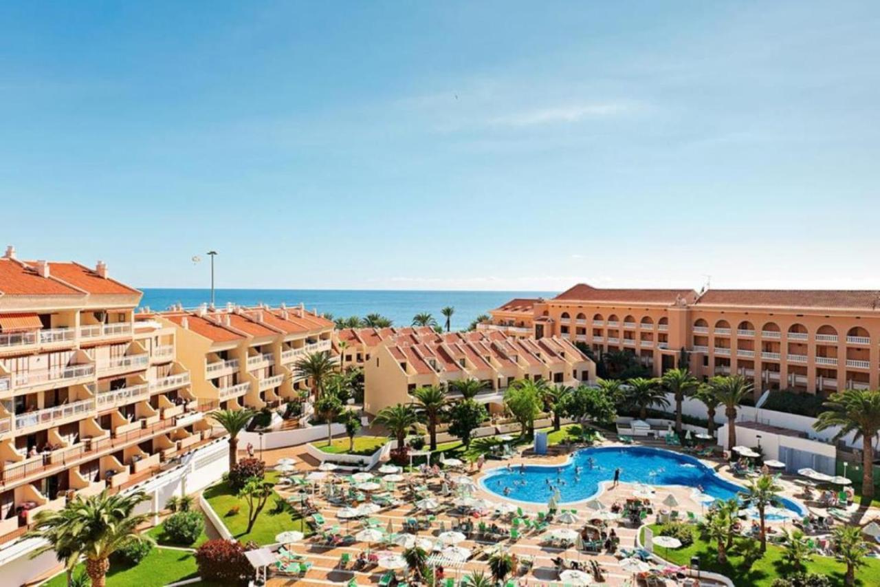 Two Bedroom In Beachfront Complex With Pool In Playa De Américas. * Playa de las Américas