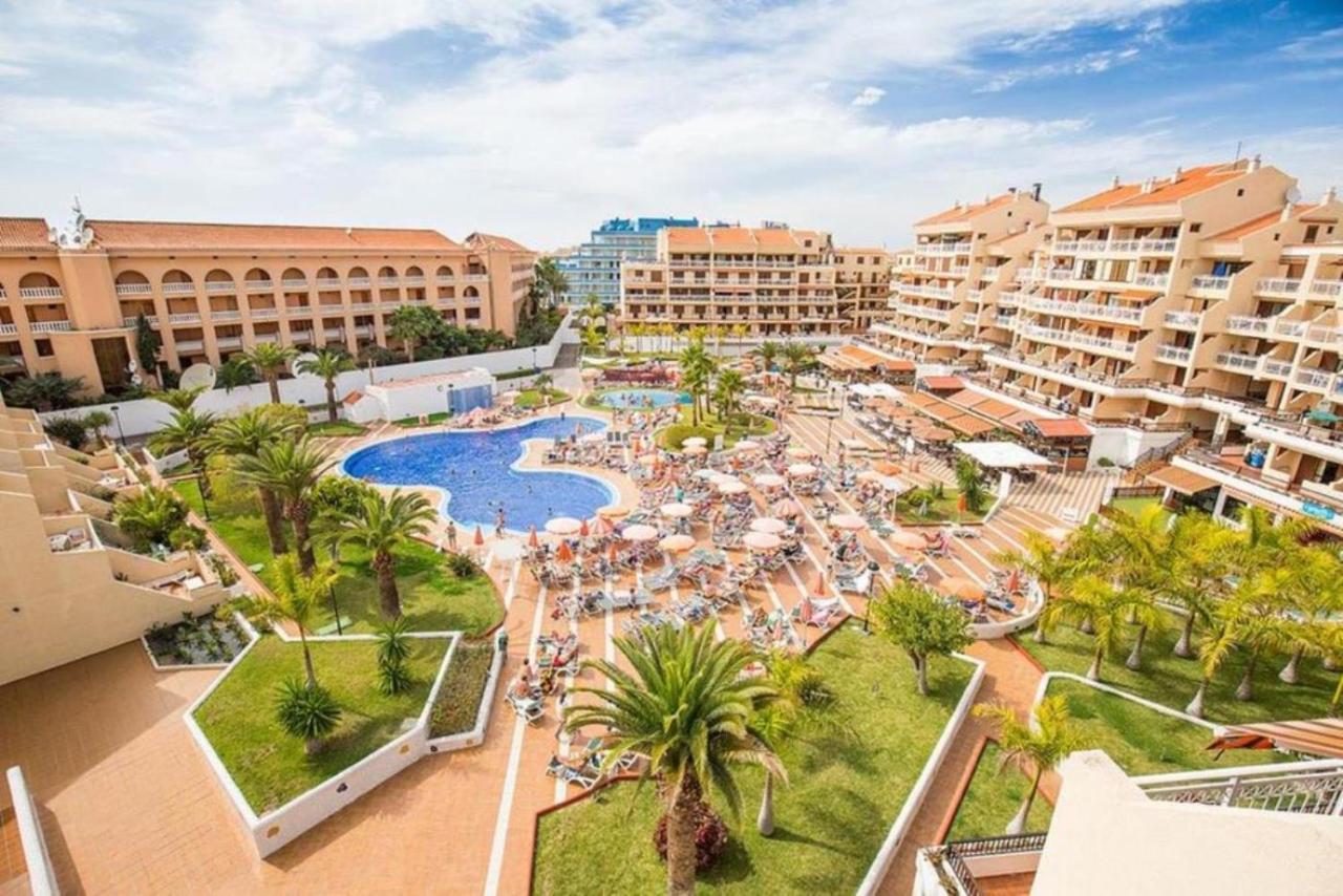 Apartamento Two Bedroom In Beachfront Complex With Pool In Playa De Américas. Playa de las Américas