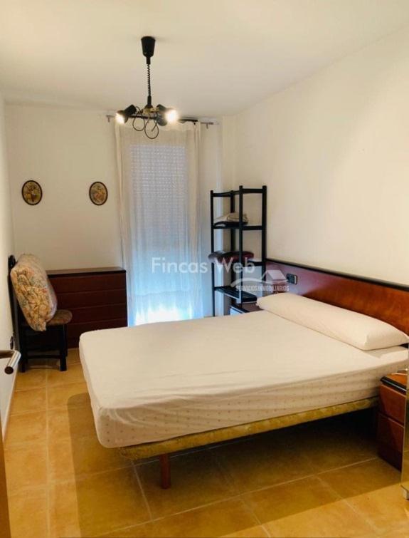 Torredembarra Centro, Bonito Piso Con Piscina Comunitaria Y Parking, A Pocos Minutos De La Playa Apartment