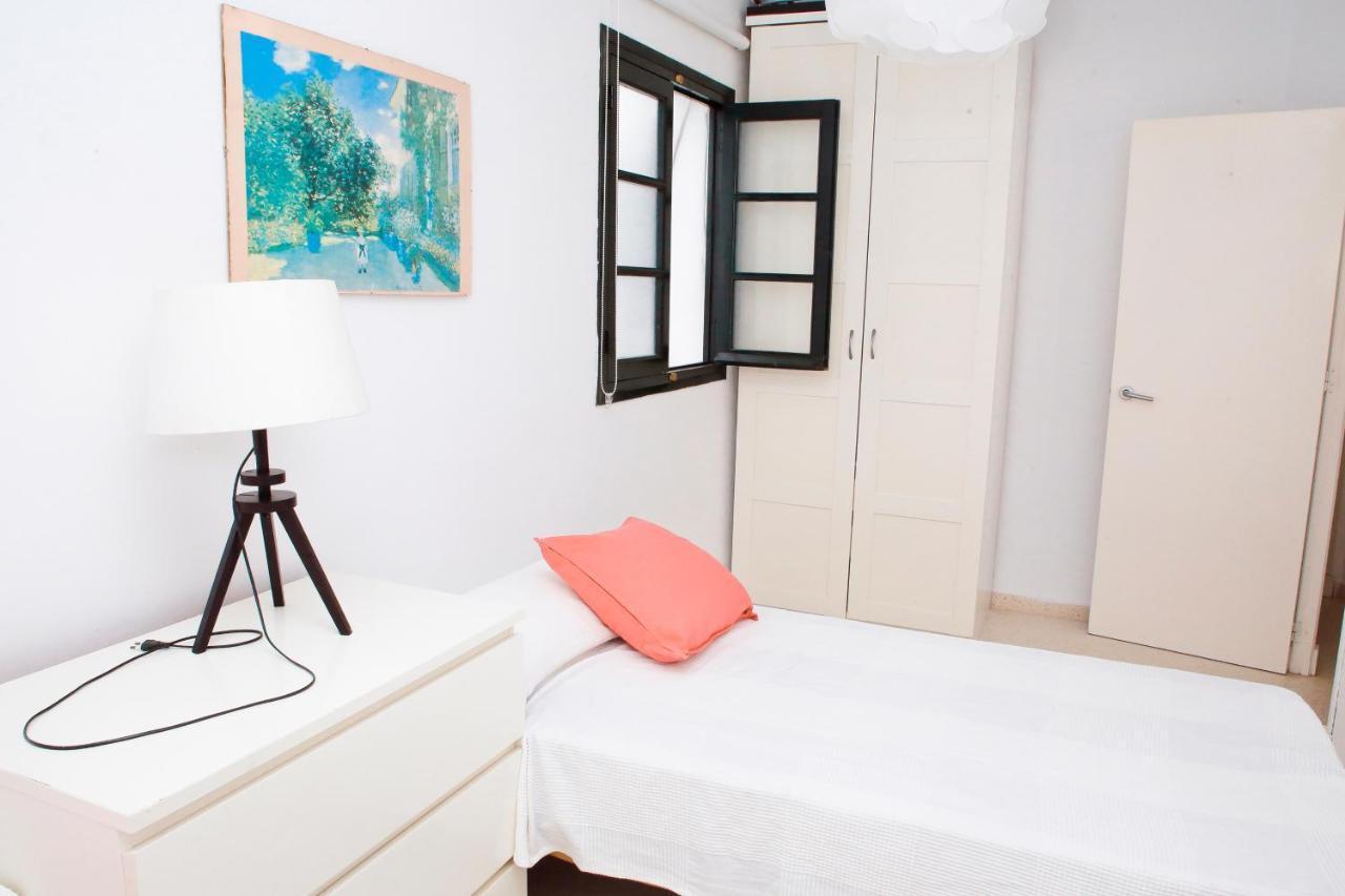 ático Al Lado Playa La Caleta Apartamento *