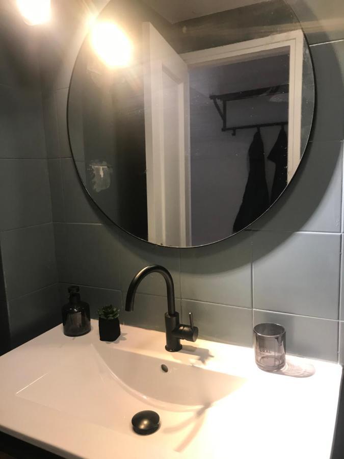 Con Mucho Encanto En El Barri Vell , Old Town, De Girona, El Cul De La Lleona Apartamento *