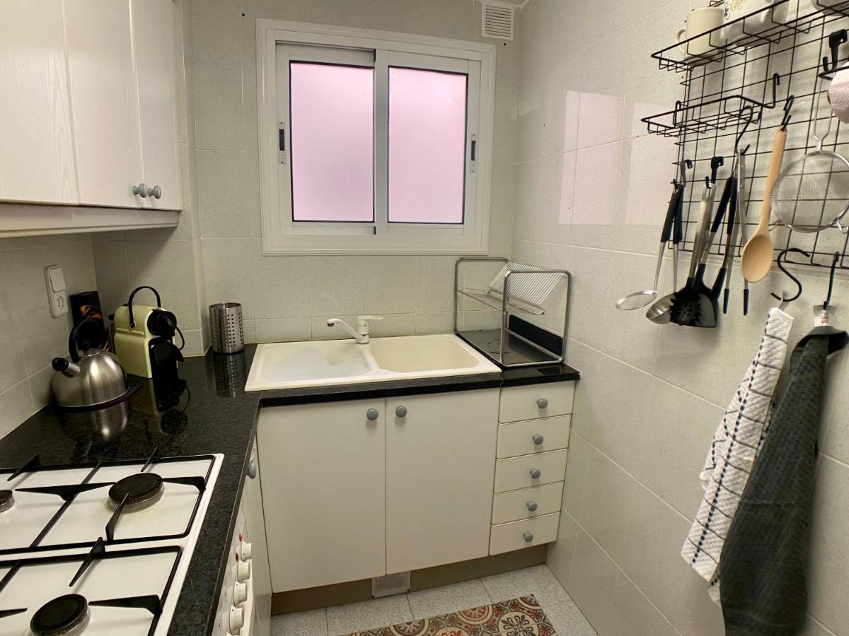 Apartment Old Town: 2 Blocks/2 Min Walk To The Blanes