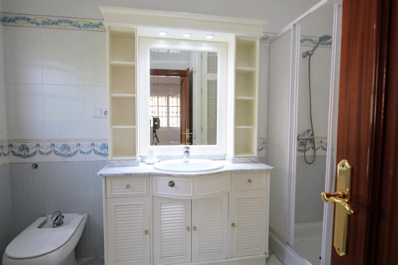 Tess Retamar Villa