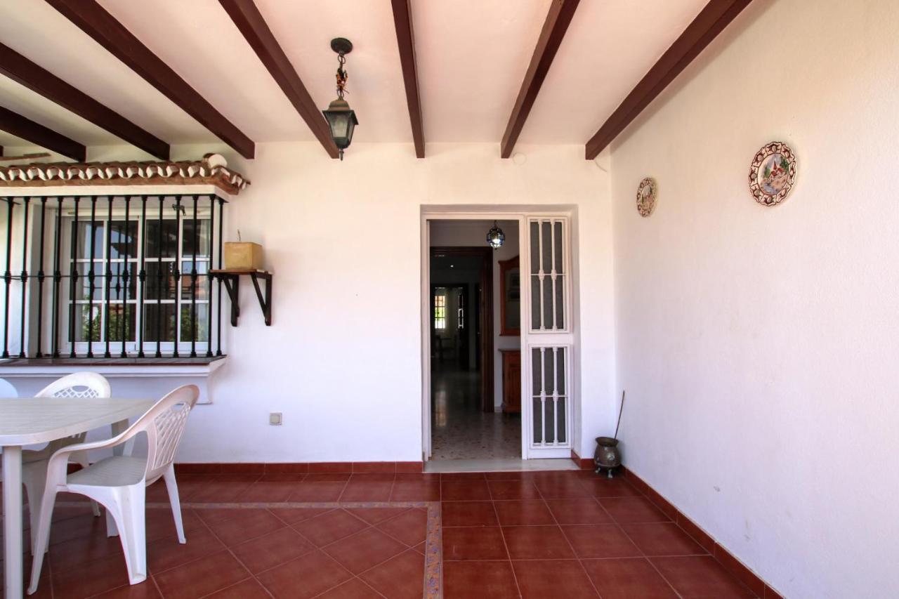 Tess Retamar Villa *