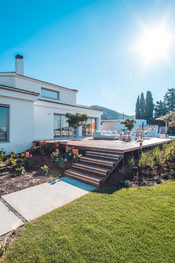 Yantar Villa *