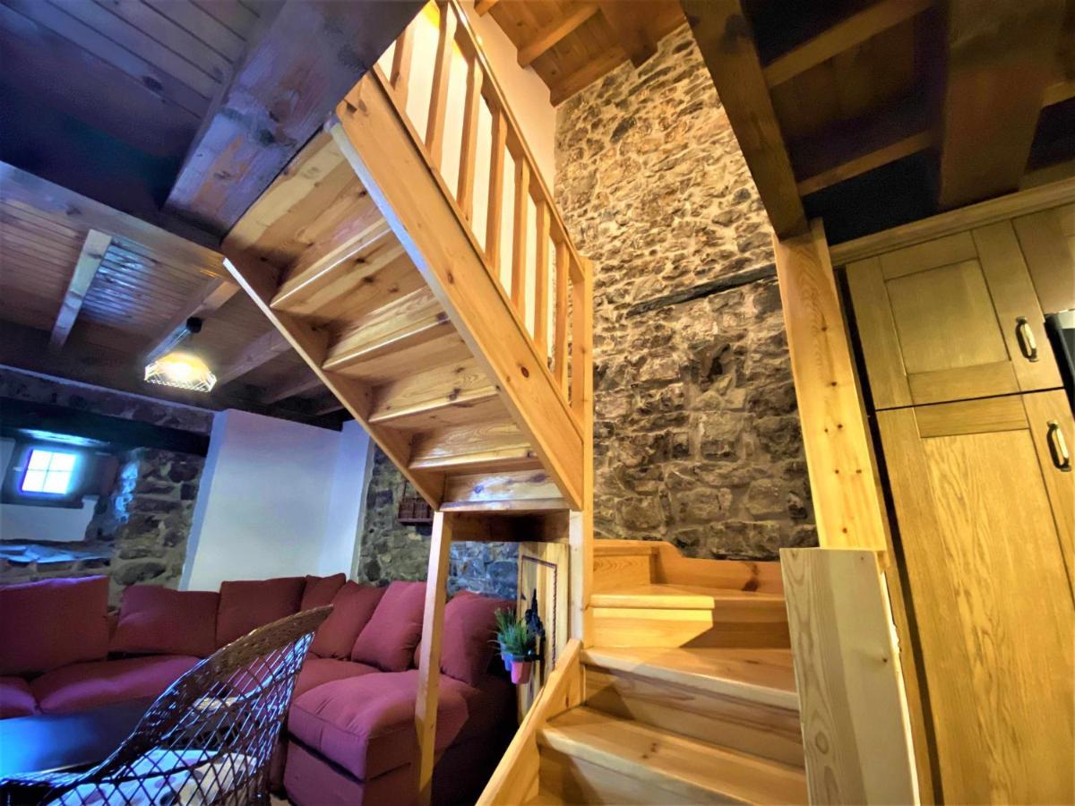 Chalet La Casina De Orfeo En Cuenco Cangas De *