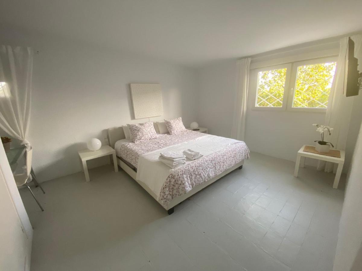 Cala Castell Suites Guest house
