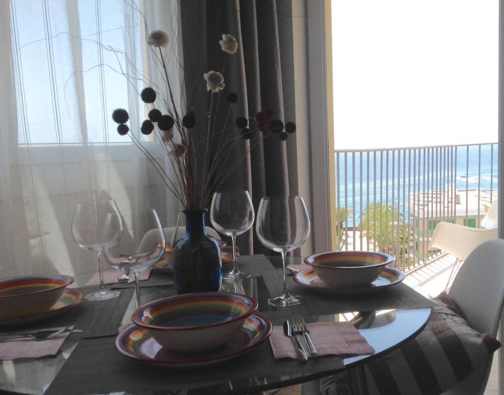 Luxury In Front Of The Beach Apartment *
