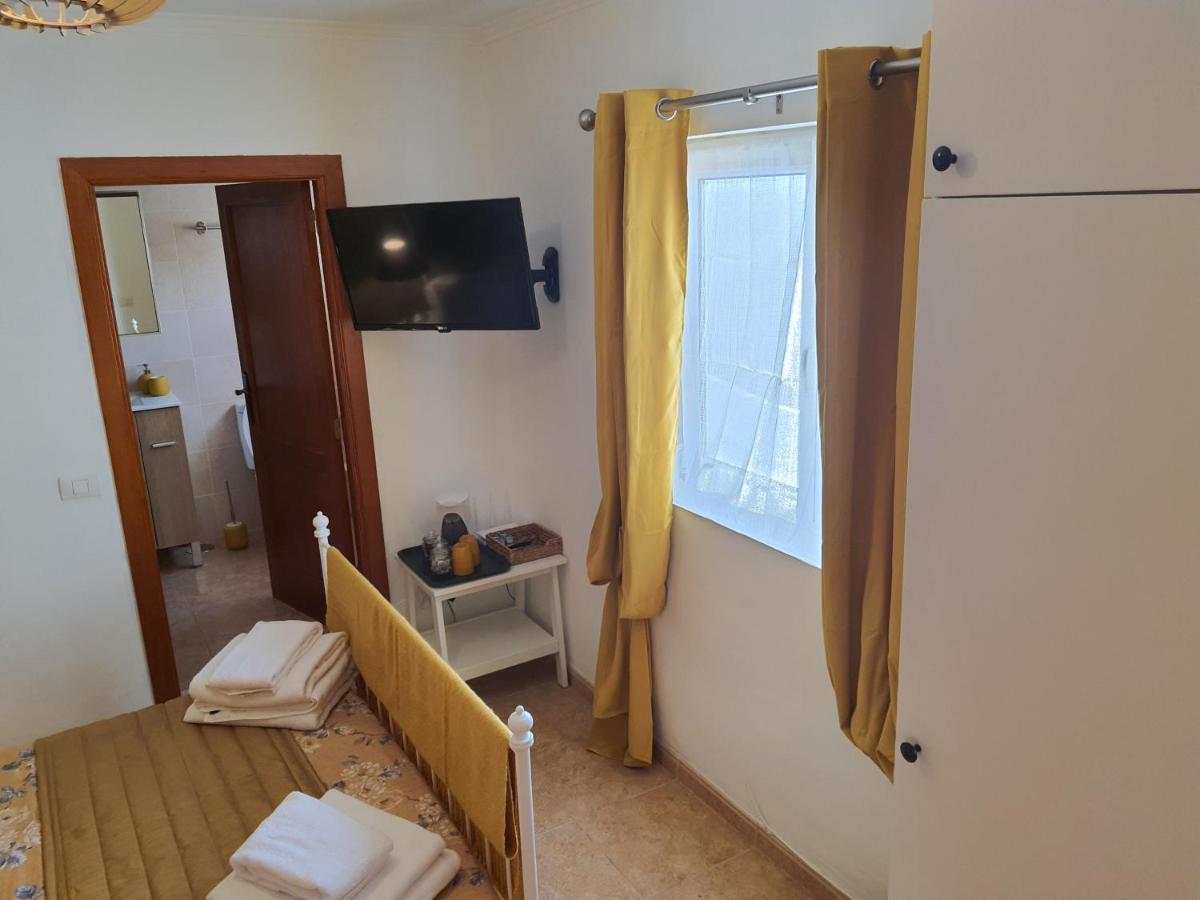 Feliza Habitación en casa particular Güime