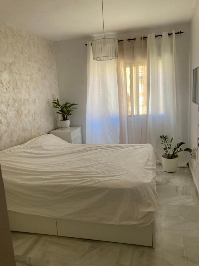 Apartment Central Walking Distance To The Beach