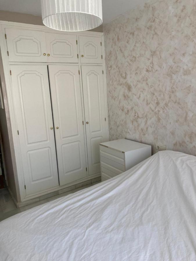 Central Walking Distance To The Beach Apartment *