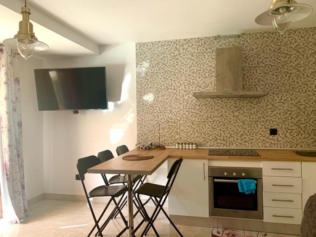 Duplex-bungalow In Playa De Americas,3 Minutes Near The Beaches In Tenerife Apartamento