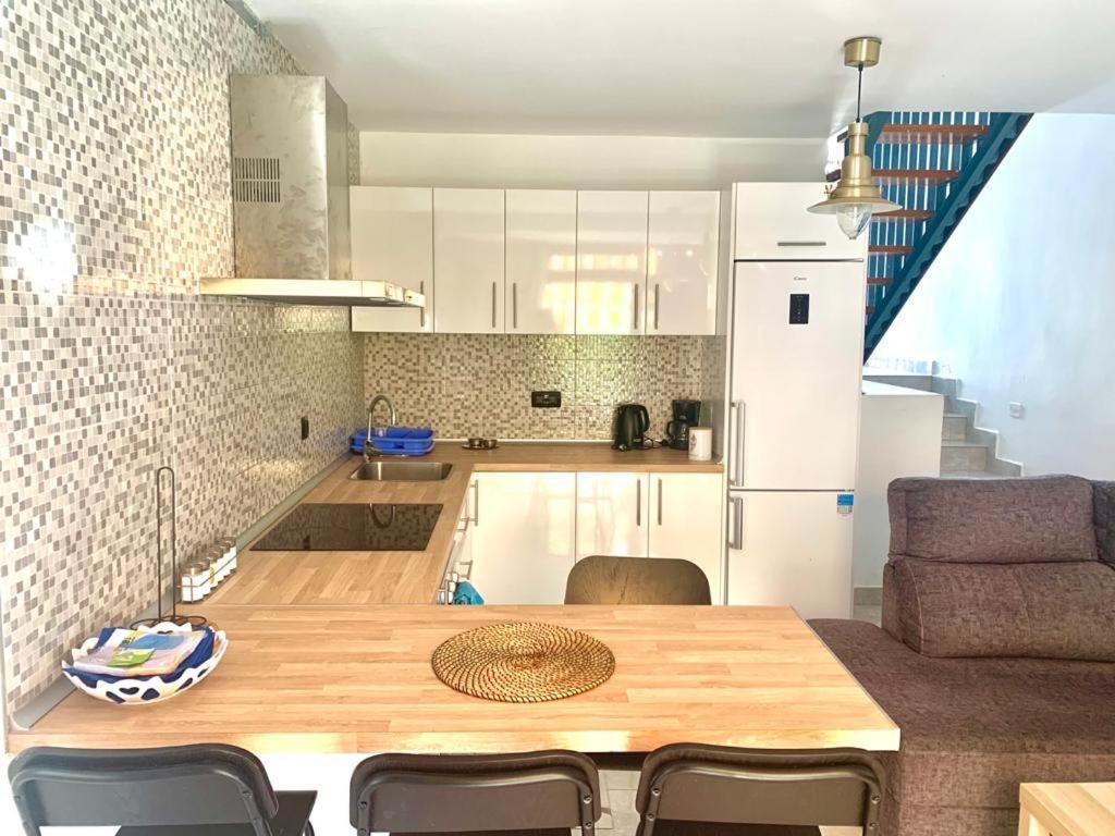 Apartamento Duplex-bungalow In Playa De Americas,3 Minutes Near The Beaches In Tenerife Playa de las Américas