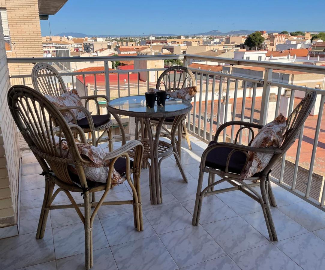 Lo Pagan Beachfront Aircon Apartamento *