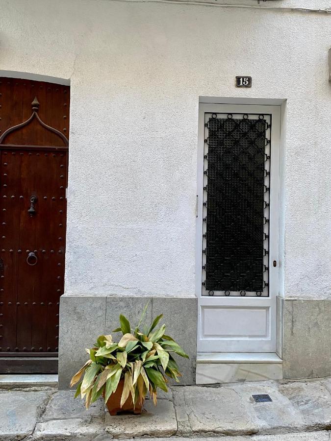 Old Town: 2 Blocks/2 Min Walk To The Apartment
