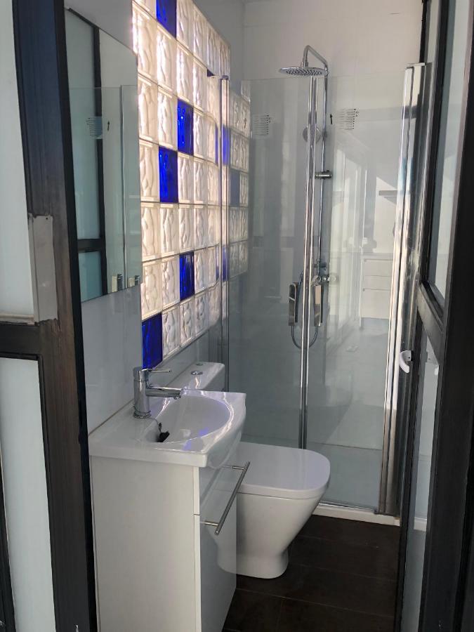 Apartment 6 *