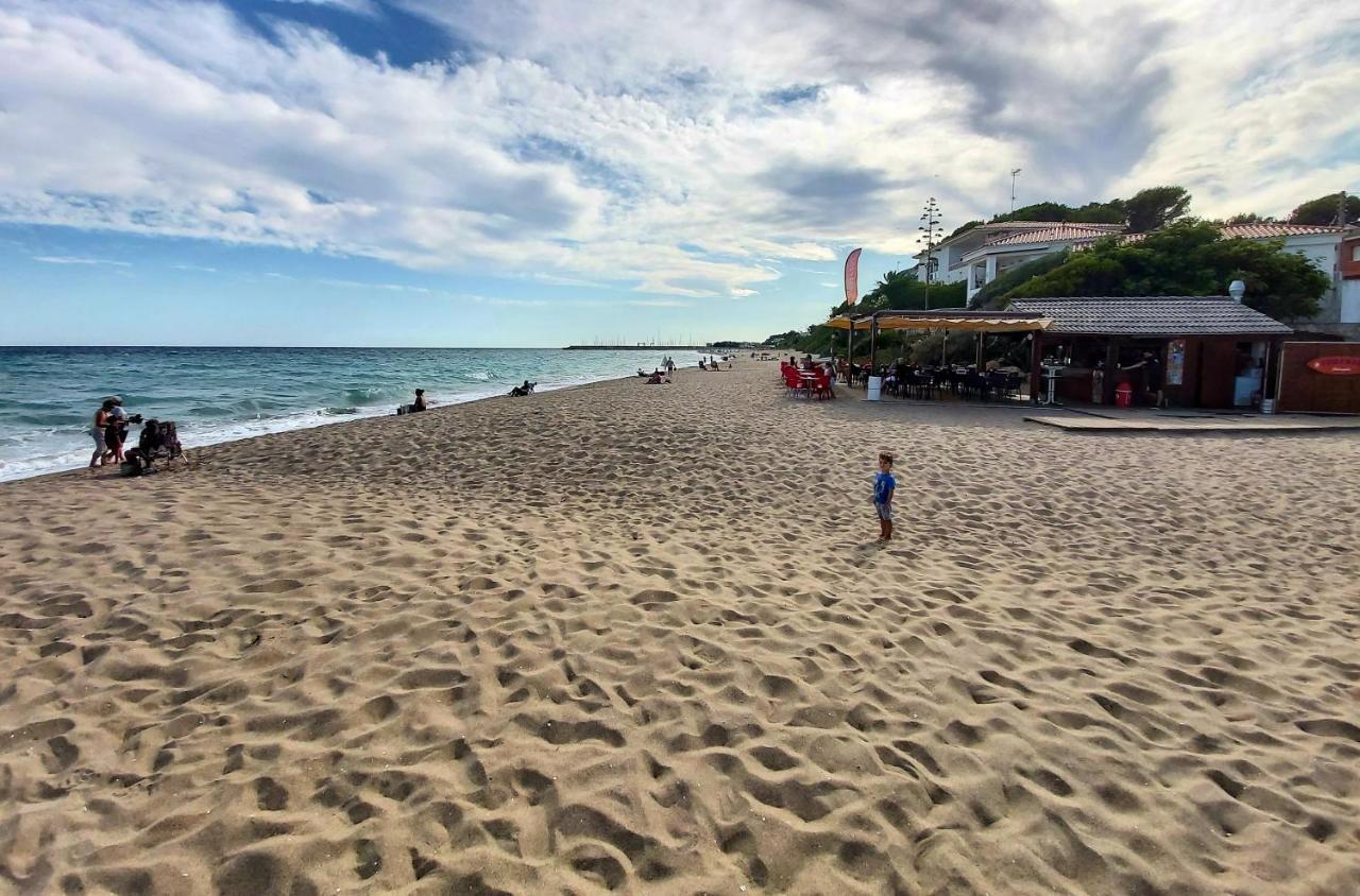 Junto La Playa