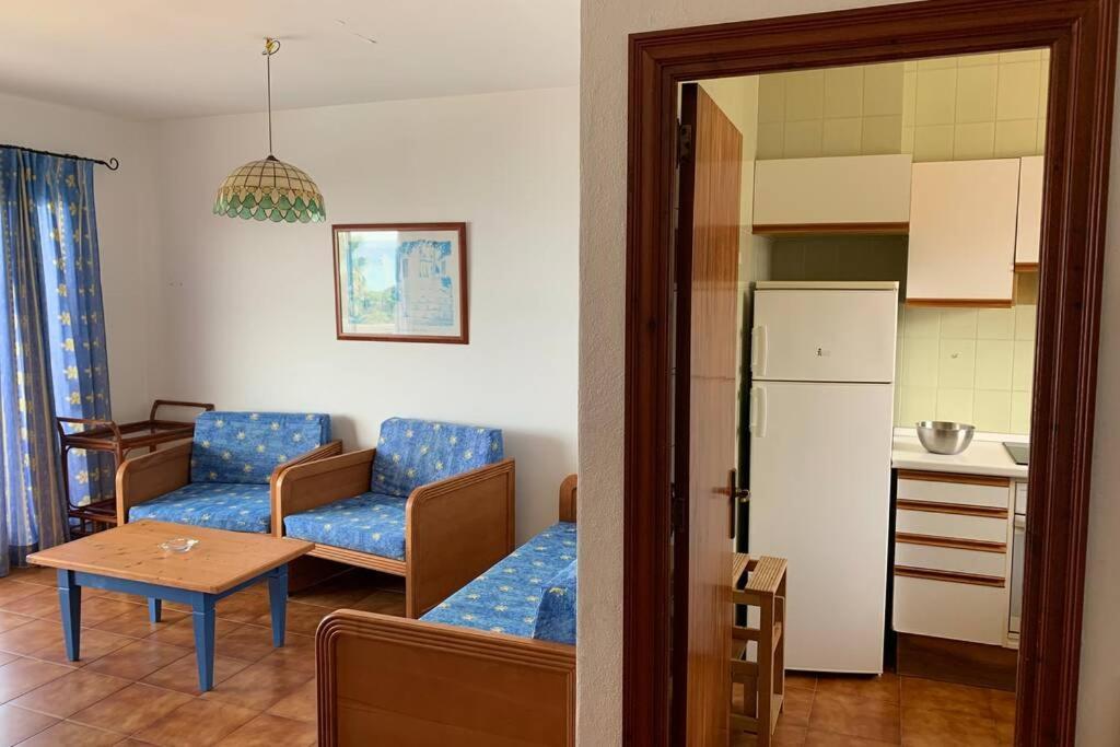En Playa Santo Tomas 1-5 *