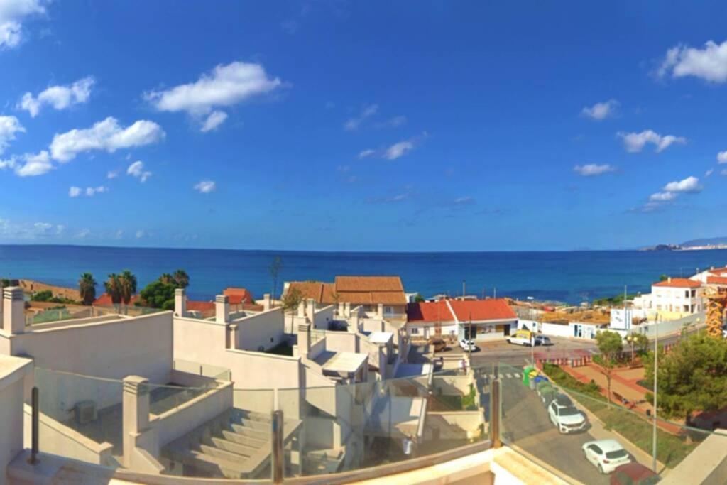 Villa New Built Corner In By The Sea