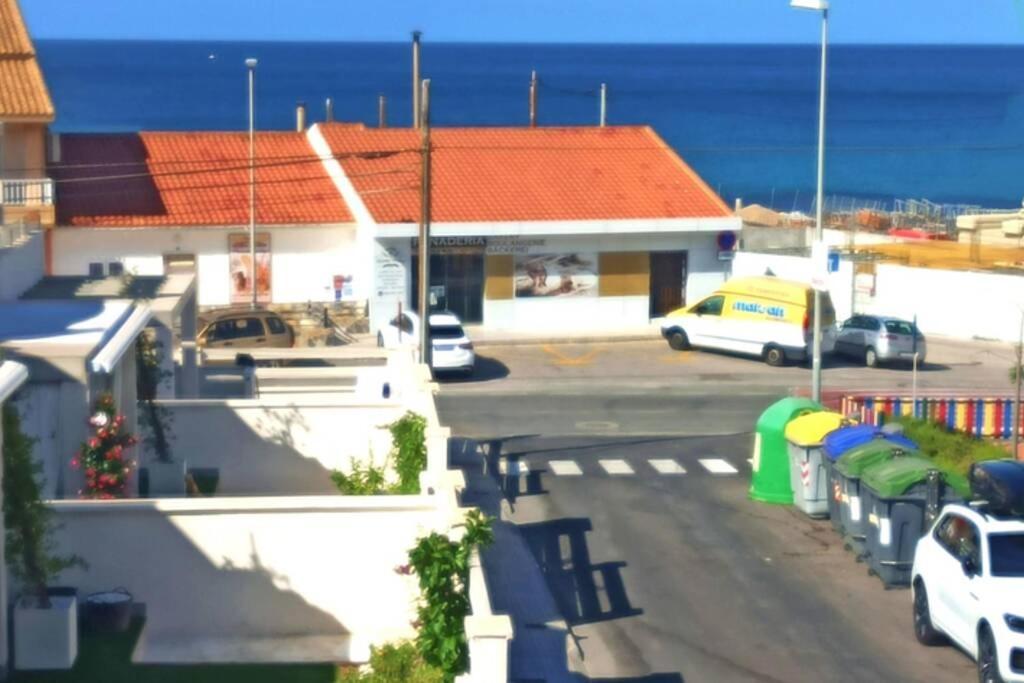Villa New Built Corner In By The Sea