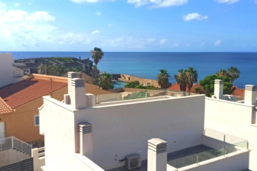 Villa New Built Corner In By The Sea