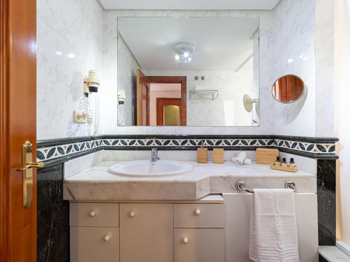 Apartamento Con Terraza Y Piscina A 500M Playa De Esquinzo