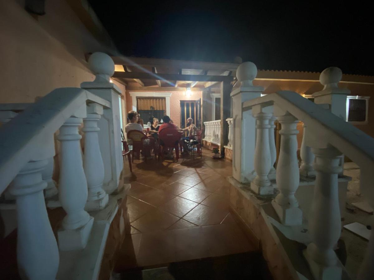 Dolores, Un Chalet Con Piscina Y Barbacoa En La Huerta Del Segura. Chalet