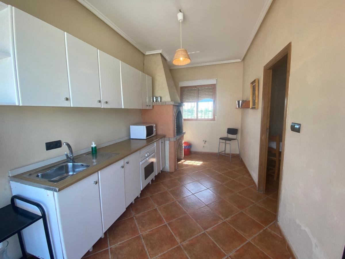Dolores, Un Chalet Con Piscina Y Barbacoa En La Huerta Del Segura.