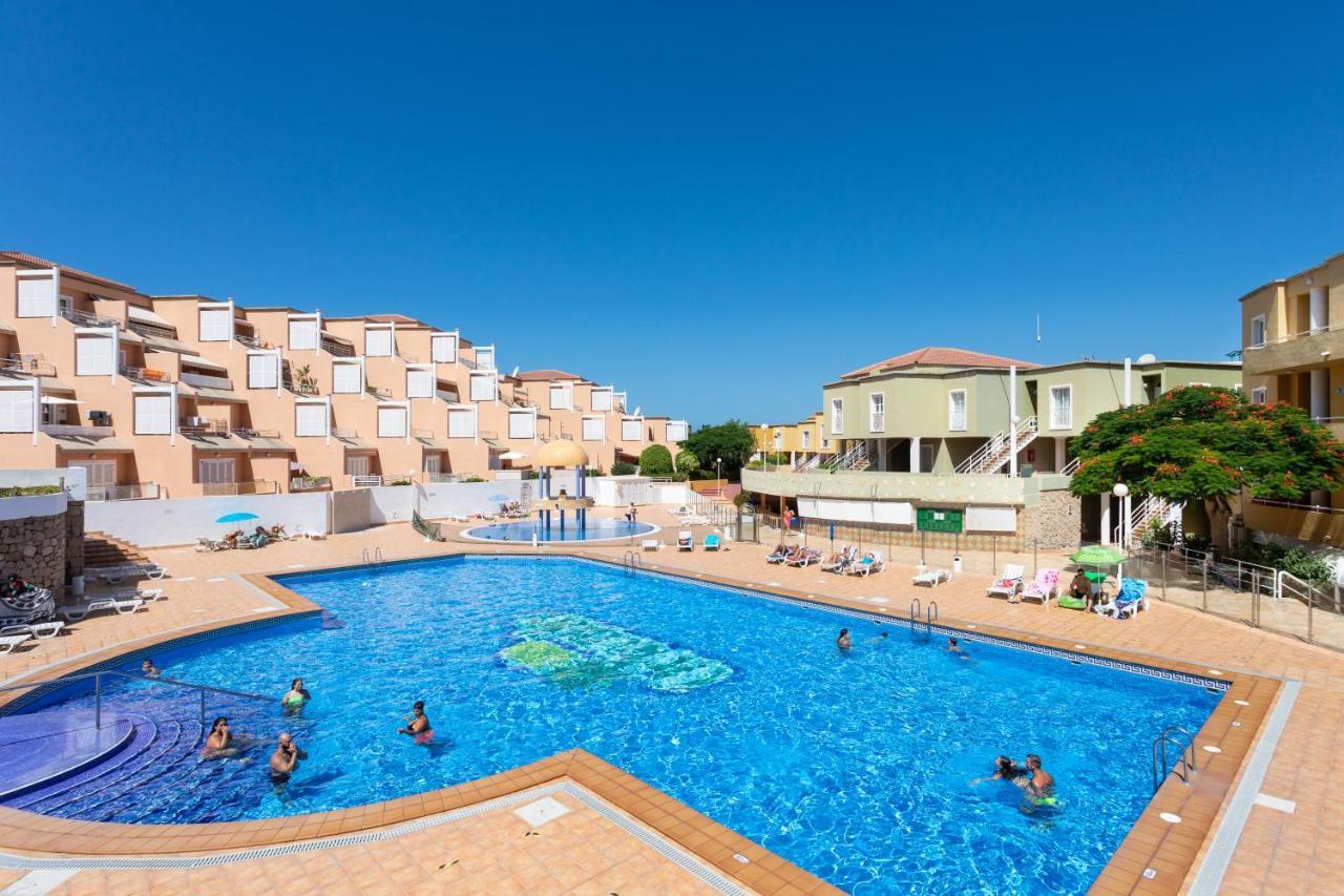 Home2Book Apart Costa Adeje, Pool * Costa Adeje (Tenerife)