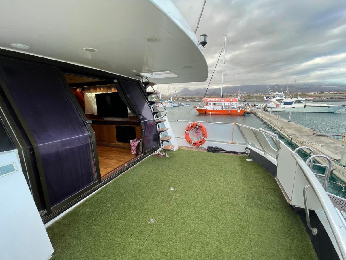 Wonderful Yatch To Rent At Tenerif South Hotel en barco