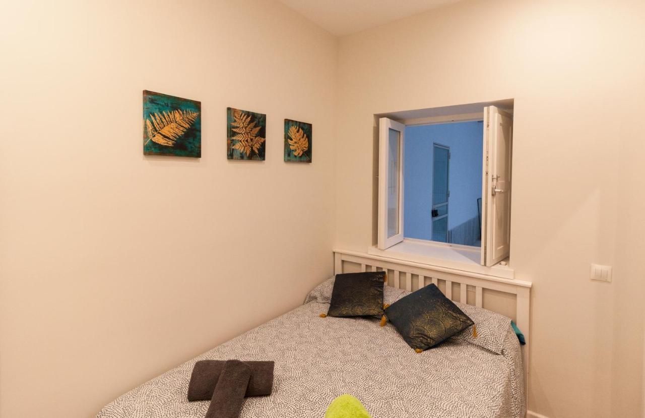 Apartment - Patio 1812
