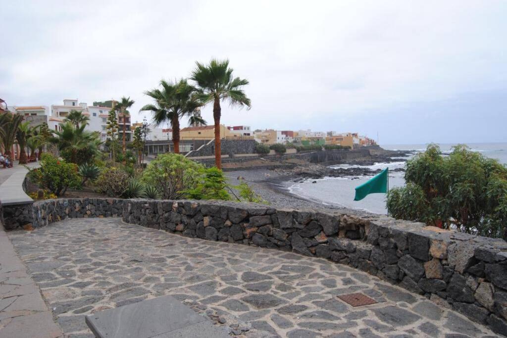 Apartment Spacious Just Few Steps Of The Ocean In La Caleta