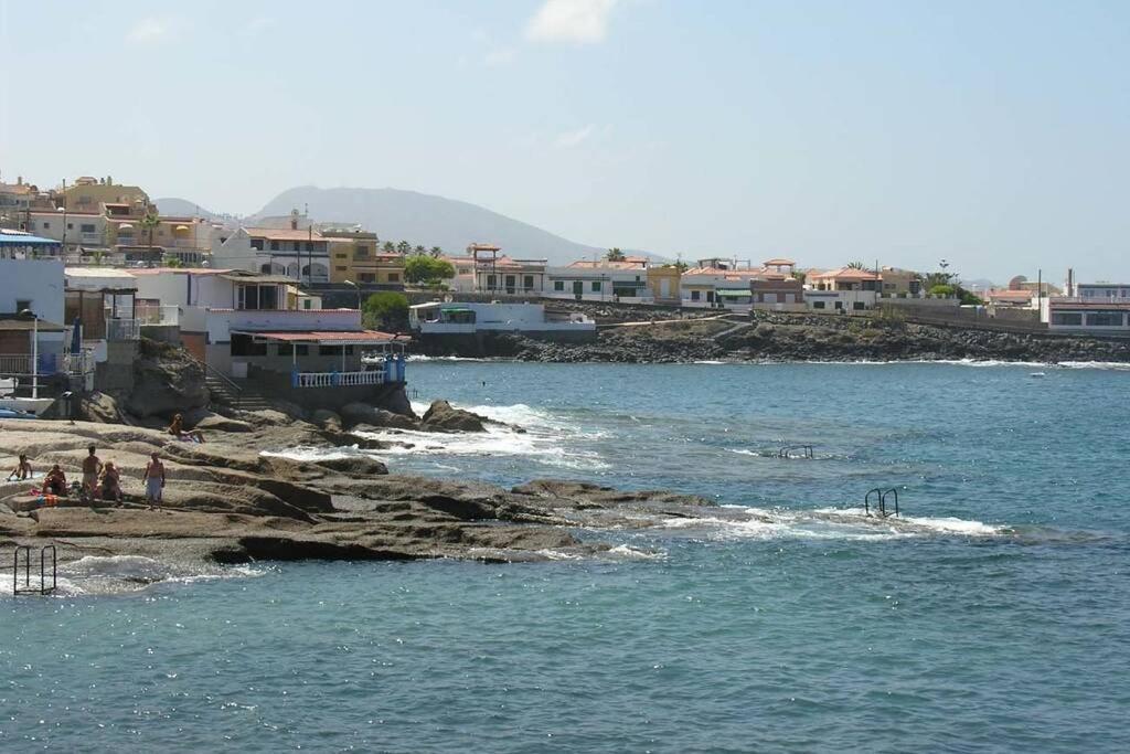 Apartment Spacious Just Few Steps Of The Ocean In La Caleta Costa Adeje (Tenerife)