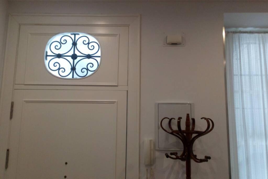 Apto Patio Andaluz. Máximo Confort Y Limpieza Apartamento *