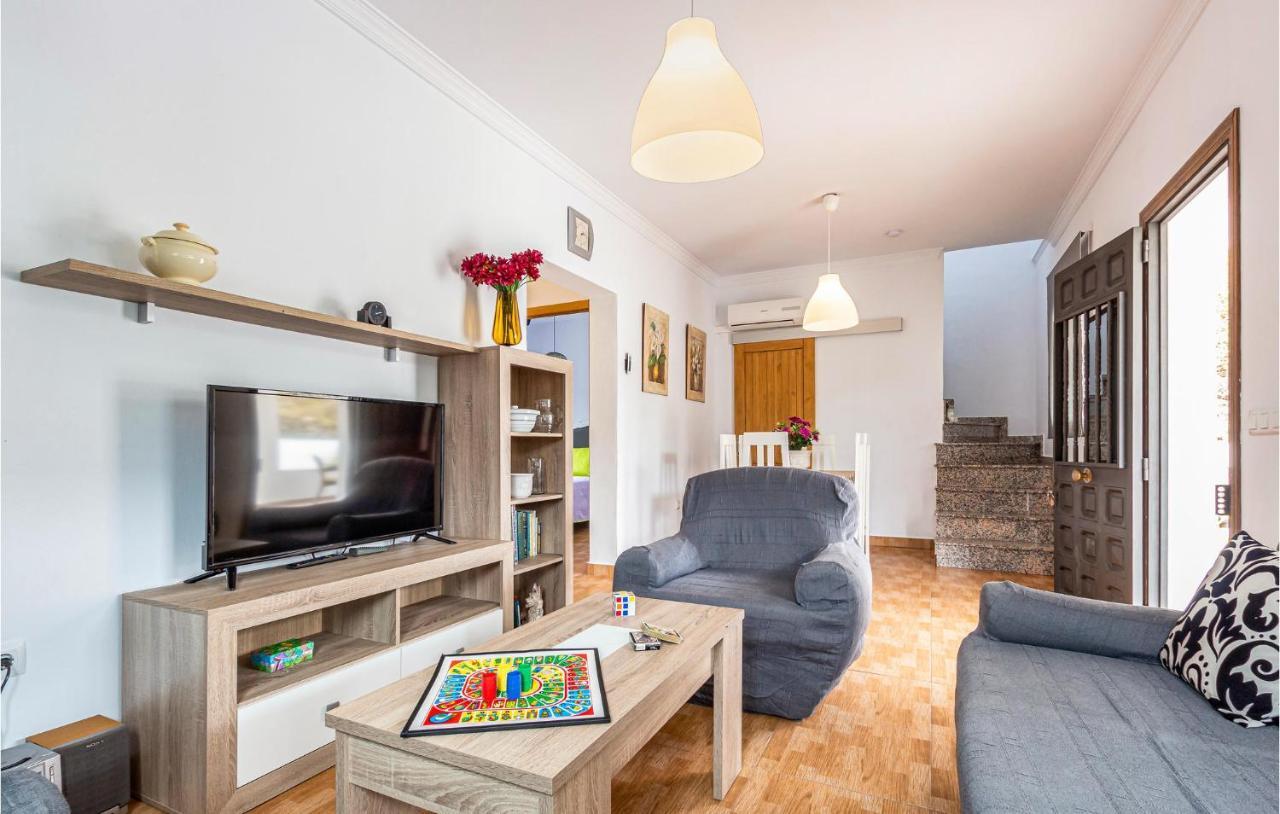 3 Bedroom Stunning In Сasa de vacaciones Málaga