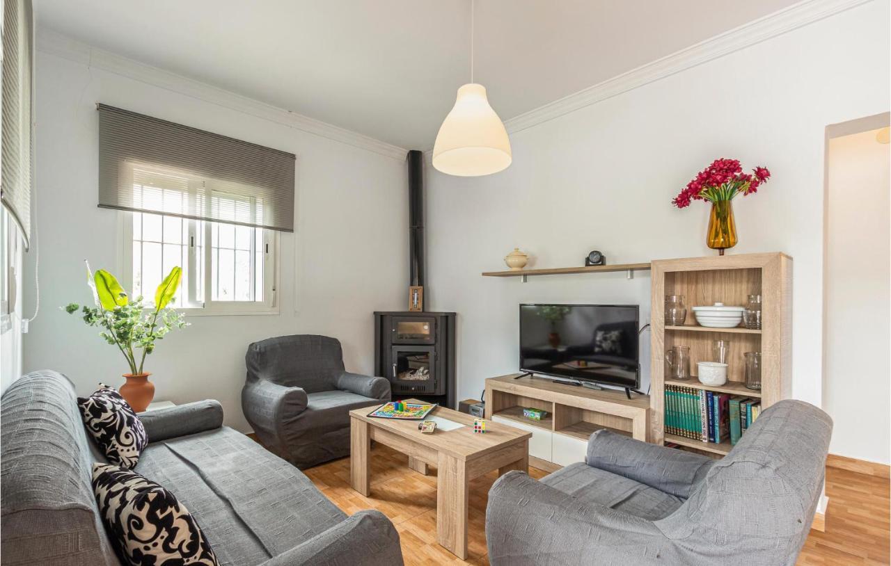 3 Bedroom Stunning In Сasa de vacaciones Málaga