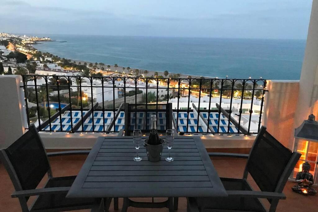 Penthouse With Large Terrace And Roof Solarium, With Amazing Sea Views Mojacar