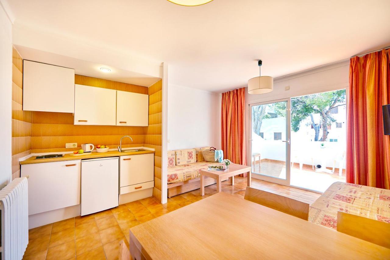 Gavimar Ariel Chico And Hotel Cala d'Or (Mallorca)