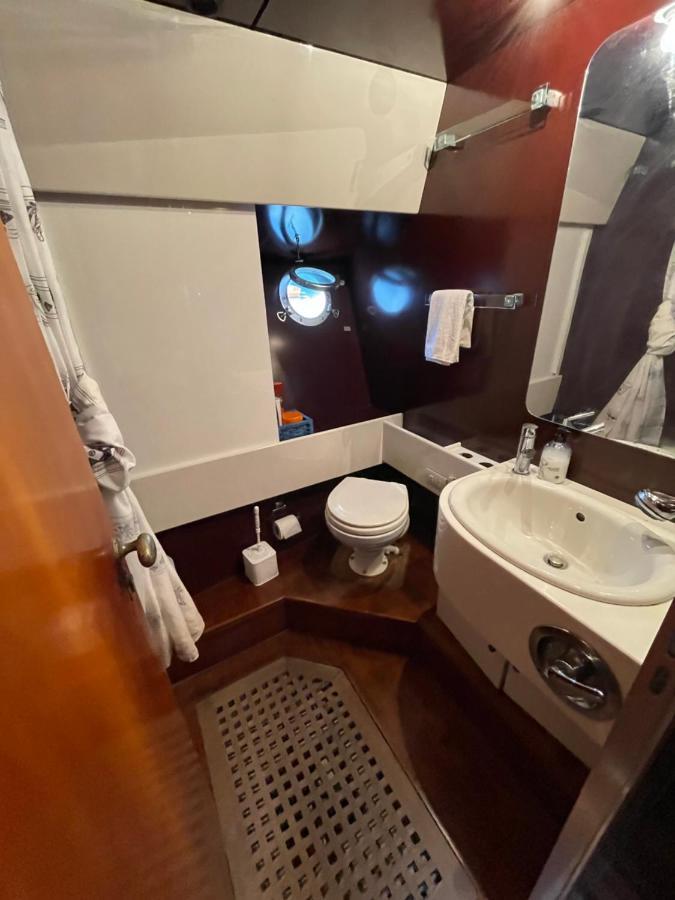 Wonderful Yatch To Rent At Tenerif South Hotel en barco *